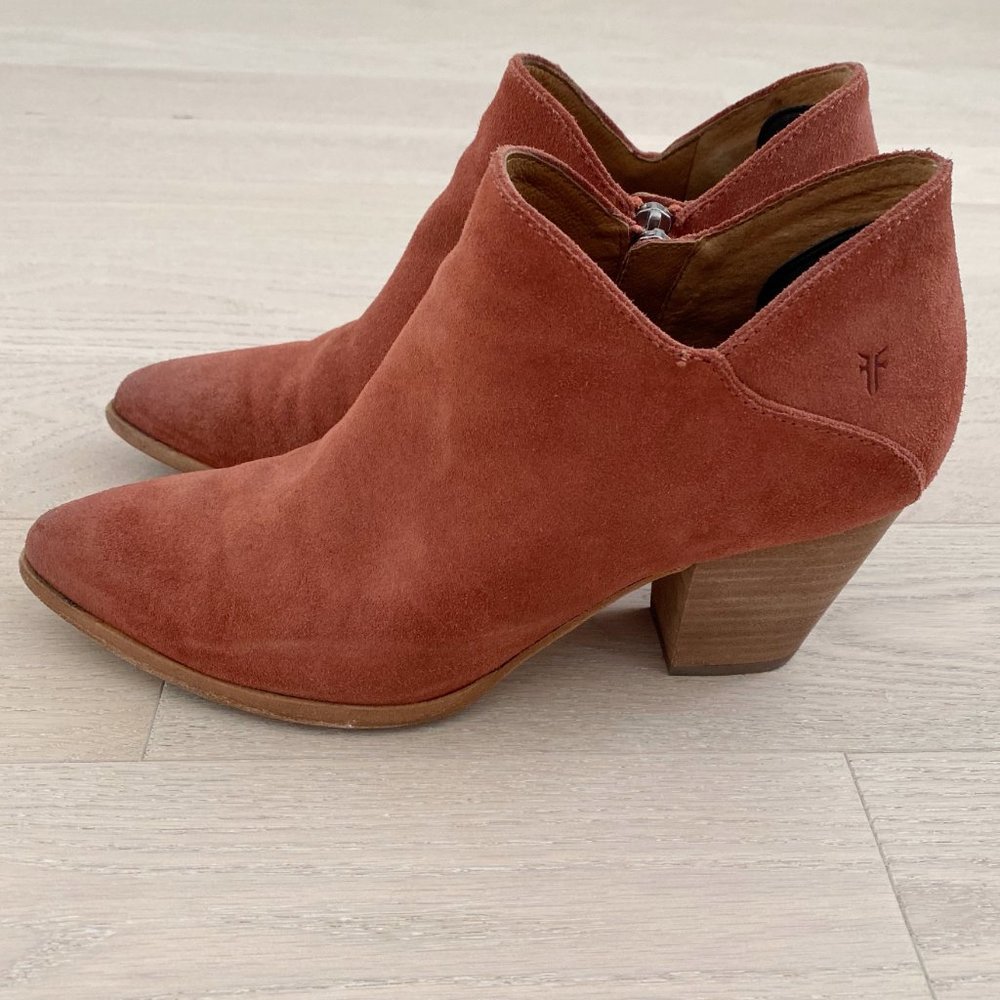 frye • reed rosewood suede rust ankle point bootie - Picture 9 of 12
